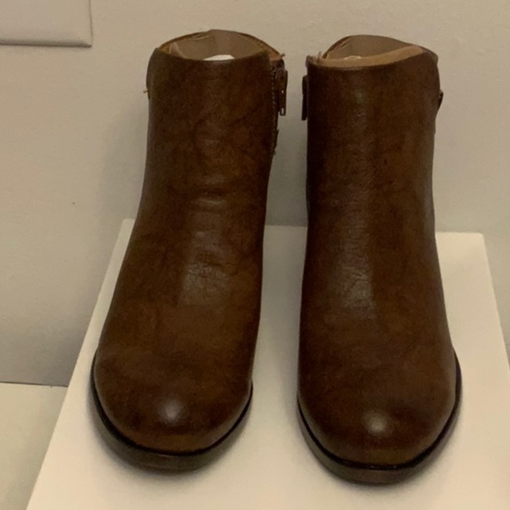 New B.O.C Darley buckle booties size 9.5.